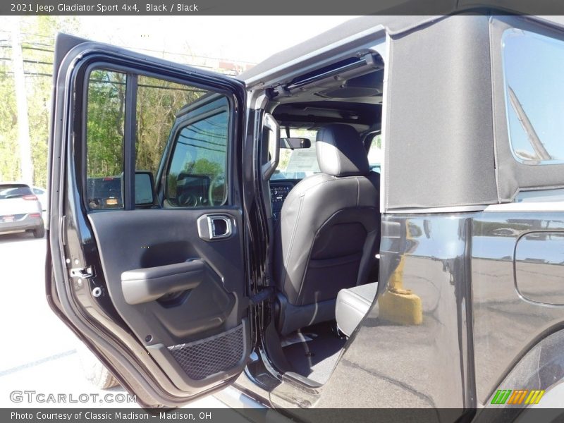 Black / Black 2021 Jeep Gladiator Sport 4x4