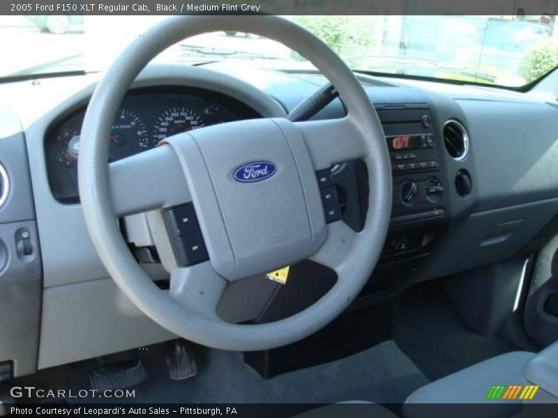 Black / Medium Flint Grey 2005 Ford F150 XLT Regular Cab