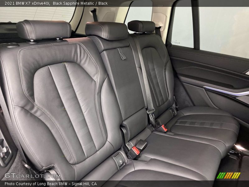 Black Sapphire Metallic / Black 2021 BMW X7 xDrive40i