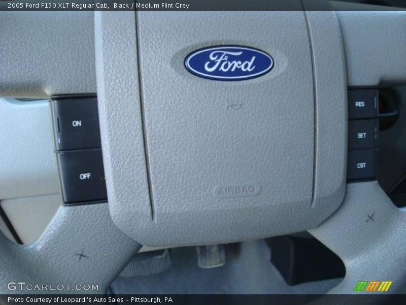 Black / Medium Flint Grey 2005 Ford F150 XLT Regular Cab