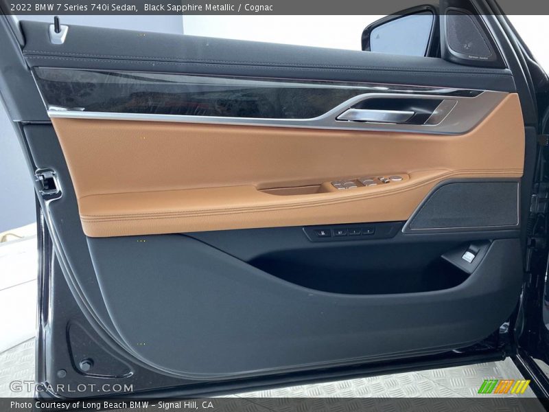 Door Panel of 2022 7 Series 740i Sedan