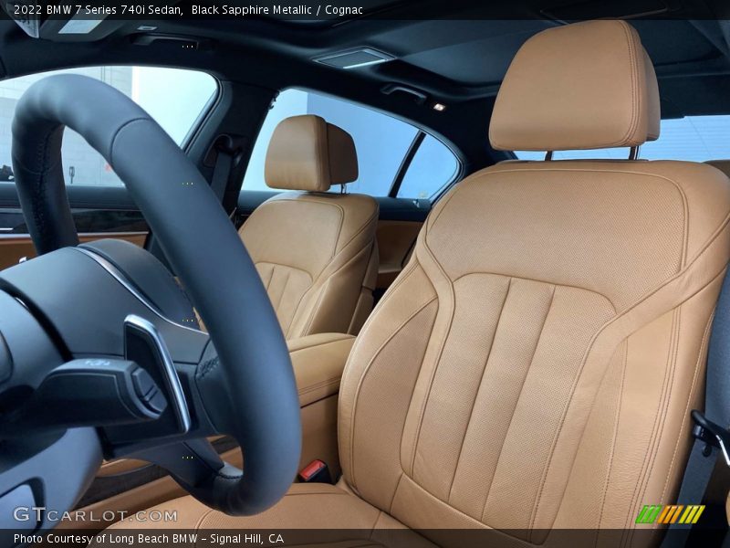 Front Seat of 2022 7 Series 740i Sedan