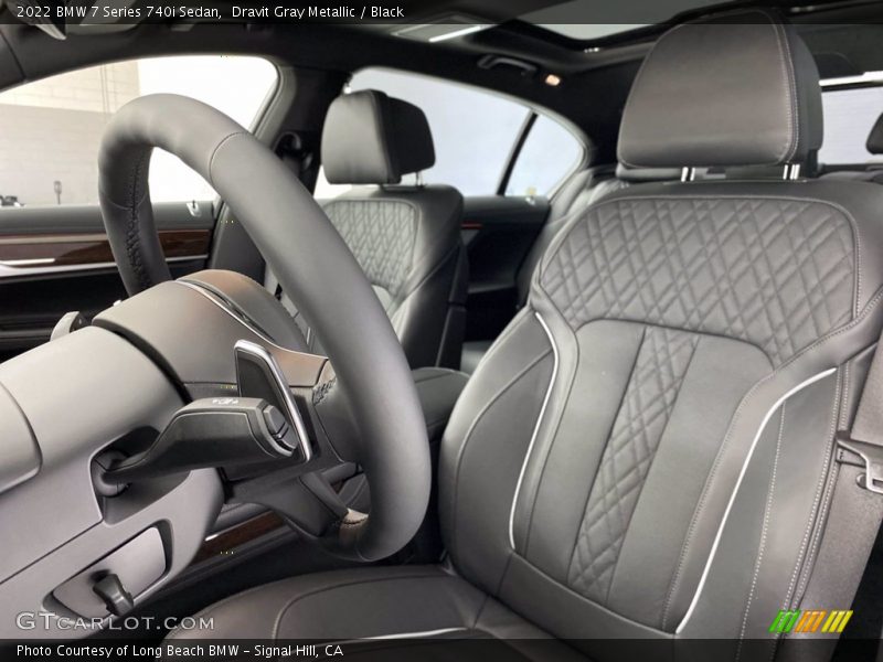Front Seat of 2022 7 Series 740i Sedan