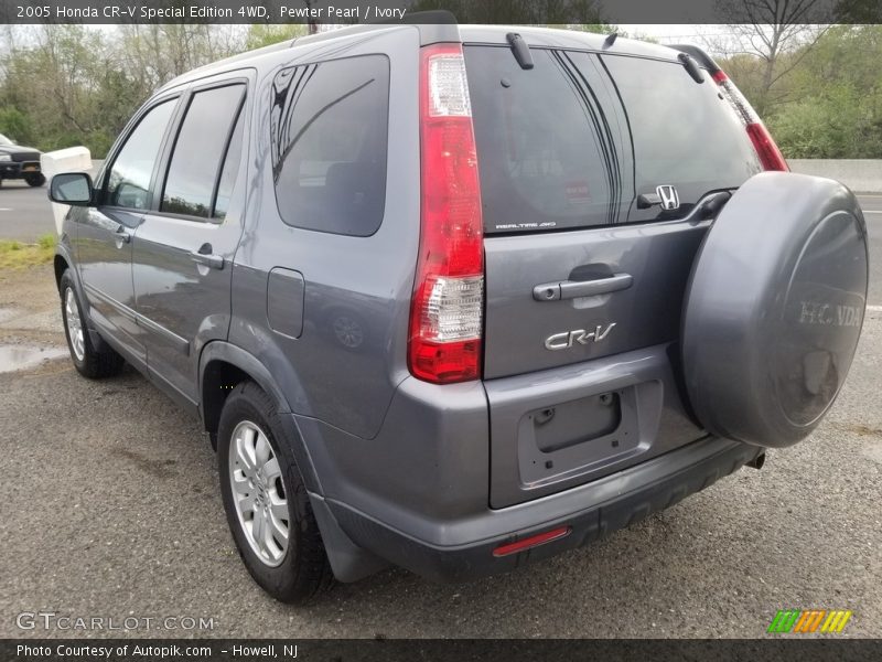 Pewter Pearl / Ivory 2005 Honda CR-V Special Edition 4WD