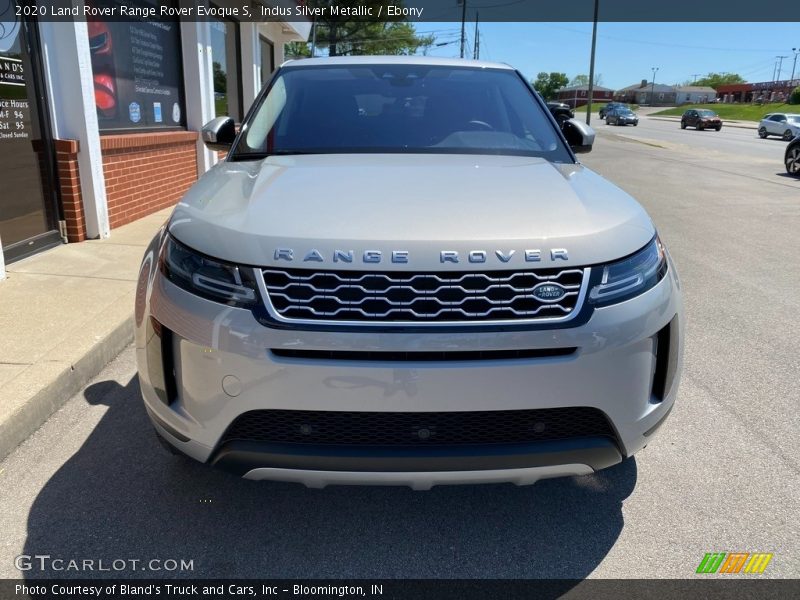 Indus Silver Metallic / Ebony 2020 Land Rover Range Rover Evoque S