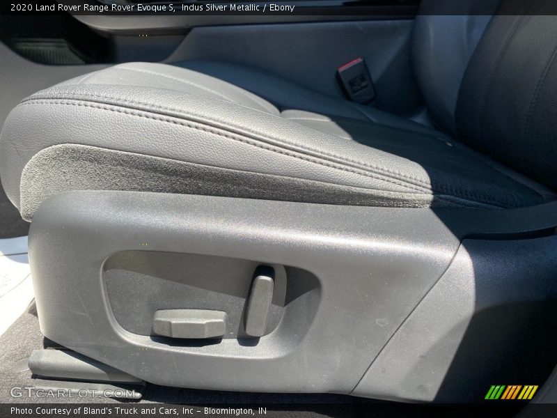 Indus Silver Metallic / Ebony 2020 Land Rover Range Rover Evoque S