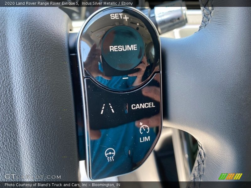 Indus Silver Metallic / Ebony 2020 Land Rover Range Rover Evoque S