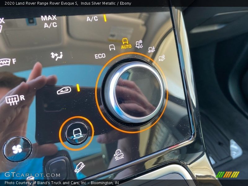 Indus Silver Metallic / Ebony 2020 Land Rover Range Rover Evoque S