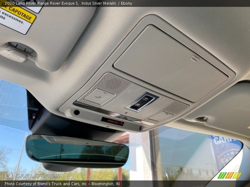 Indus Silver Metallic / Ebony 2020 Land Rover Range Rover Evoque S