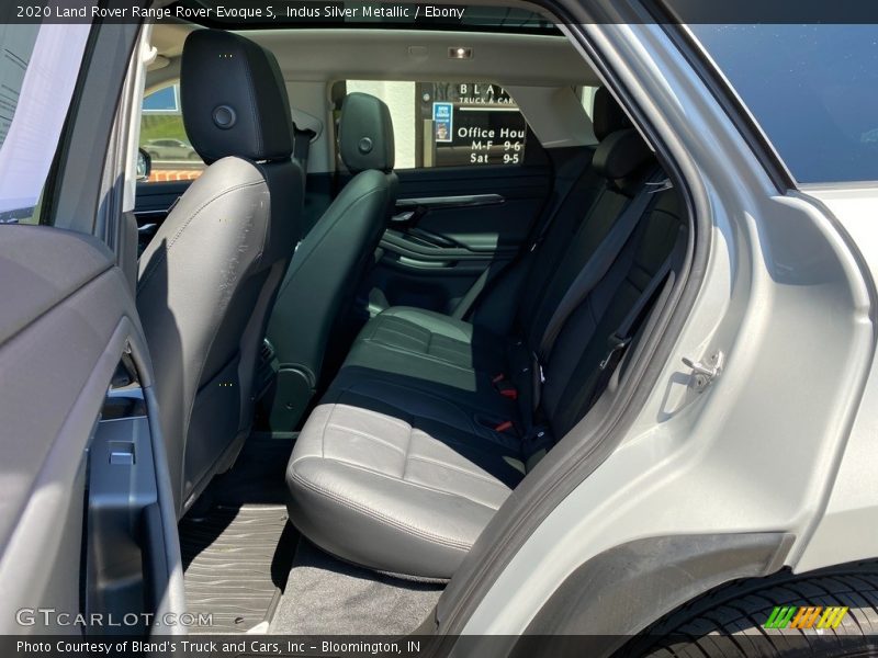 Indus Silver Metallic / Ebony 2020 Land Rover Range Rover Evoque S