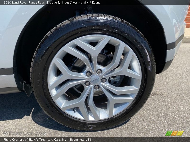 Indus Silver Metallic / Ebony 2020 Land Rover Range Rover Evoque S
