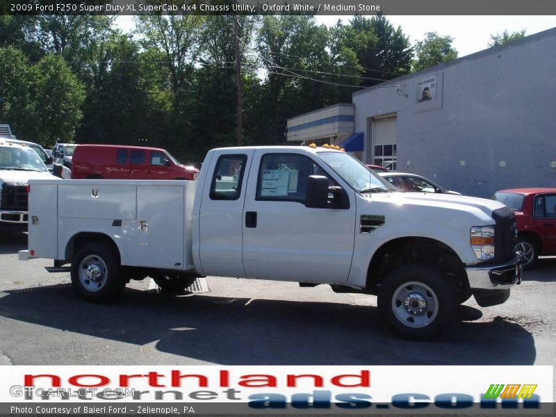 Oxford White / Medium Stone 2009 Ford F250 Super Duty XL SuperCab 4x4 Chassis Utility