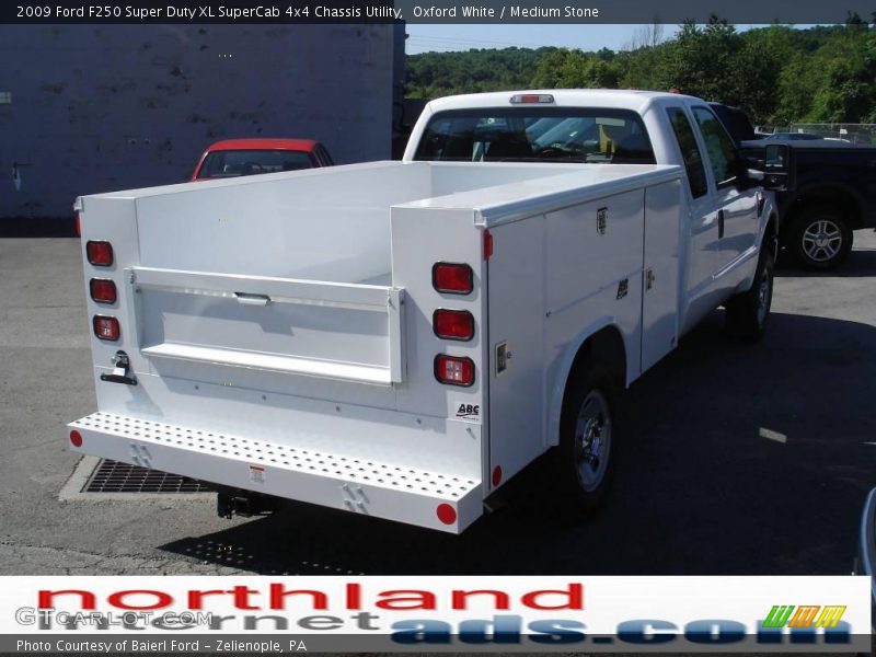 Oxford White / Medium Stone 2009 Ford F250 Super Duty XL SuperCab 4x4 Chassis Utility