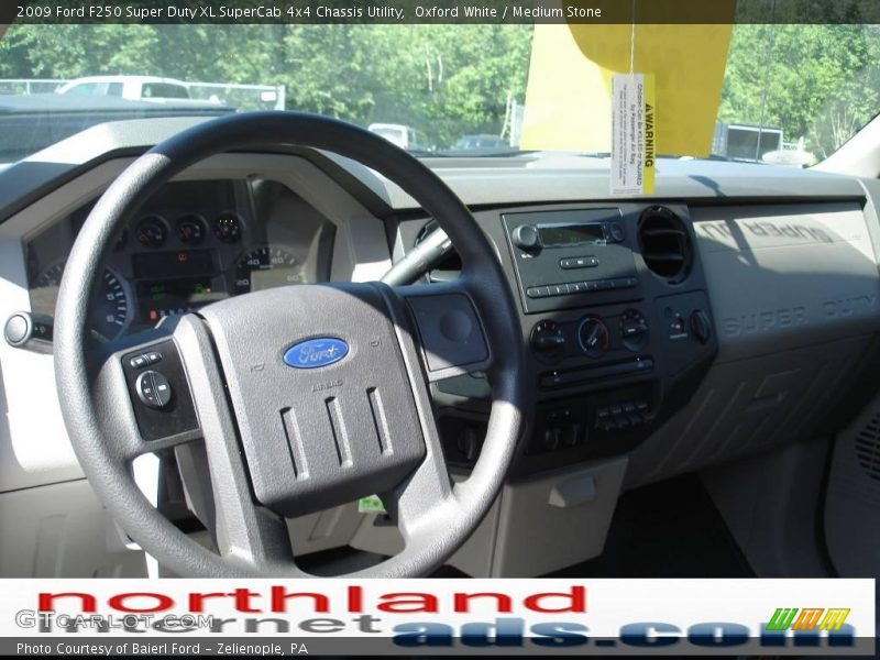 Oxford White / Medium Stone 2009 Ford F250 Super Duty XL SuperCab 4x4 Chassis Utility