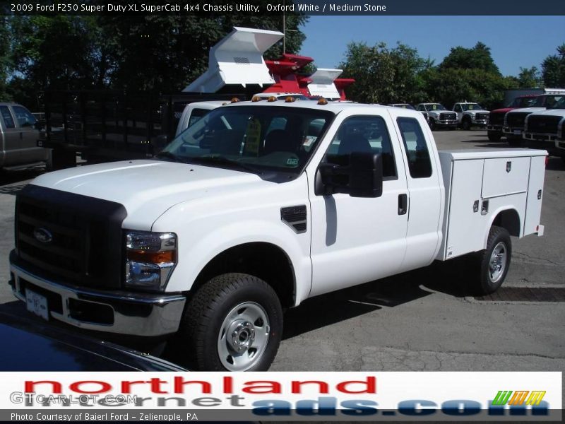 Oxford White / Medium Stone 2009 Ford F250 Super Duty XL SuperCab 4x4 Chassis Utility