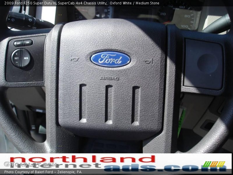Oxford White / Medium Stone 2009 Ford F250 Super Duty XL SuperCab 4x4 Chassis Utility