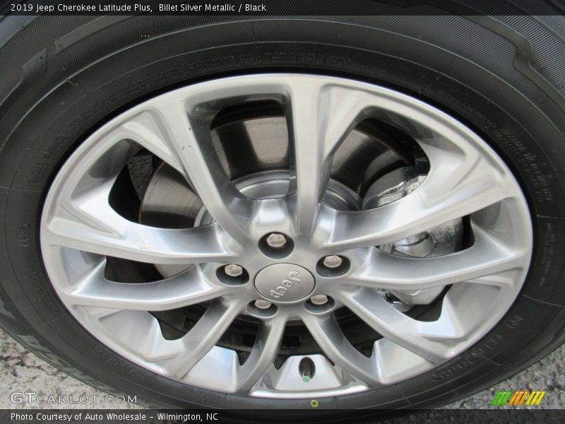 Billet Silver Metallic / Black 2019 Jeep Cherokee Latitude Plus