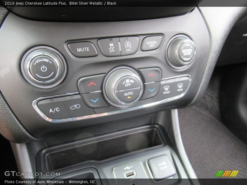 Billet Silver Metallic / Black 2019 Jeep Cherokee Latitude Plus