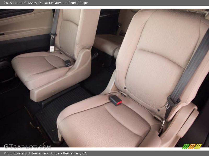 White Diamond Pearl / Beige 2019 Honda Odyssey LX