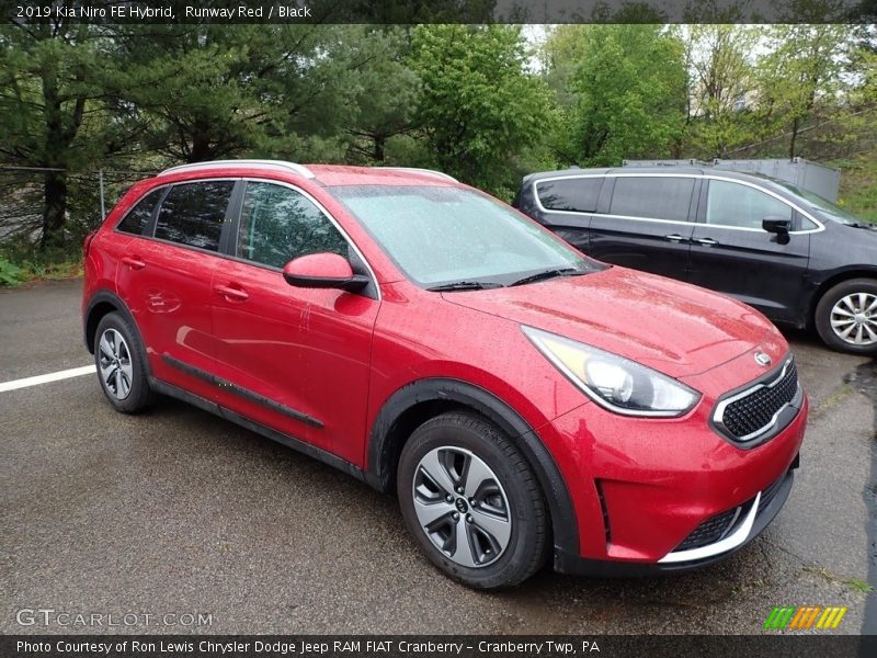 Front 3/4 View of 2019 Niro FE Hybrid