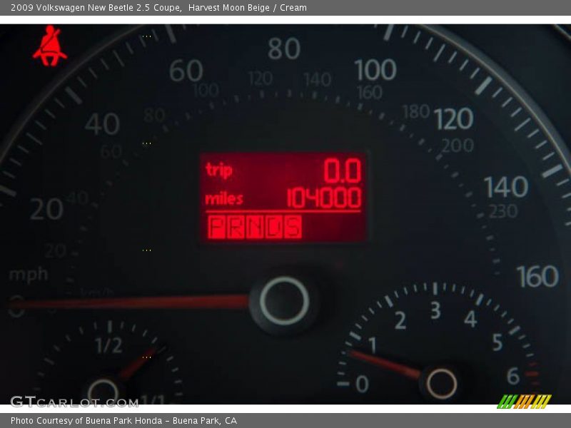 Harvest Moon Beige / Cream 2009 Volkswagen New Beetle 2.5 Coupe