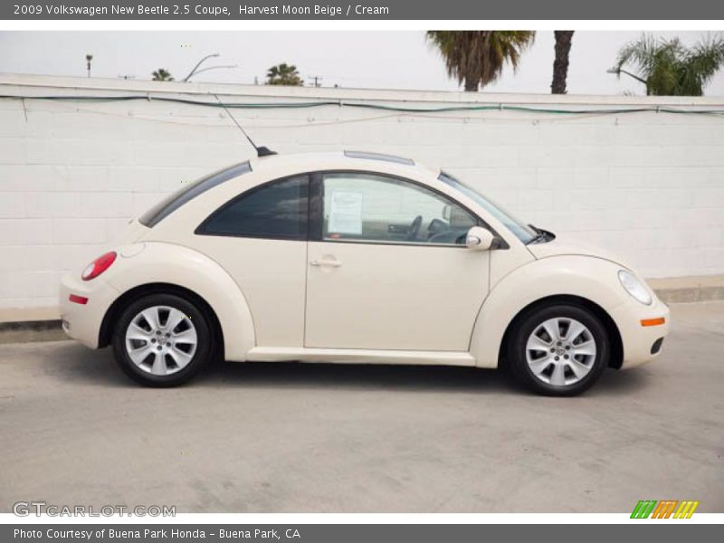 Harvest Moon Beige / Cream 2009 Volkswagen New Beetle 2.5 Coupe
