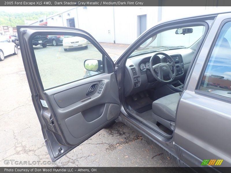 Dark Shadow Grey Metallic / Medium/Dark Flint Grey 2005 Ford Escape XLS 4WD