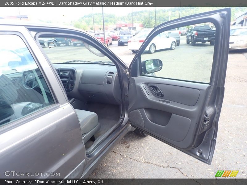 Dark Shadow Grey Metallic / Medium/Dark Flint Grey 2005 Ford Escape XLS 4WD