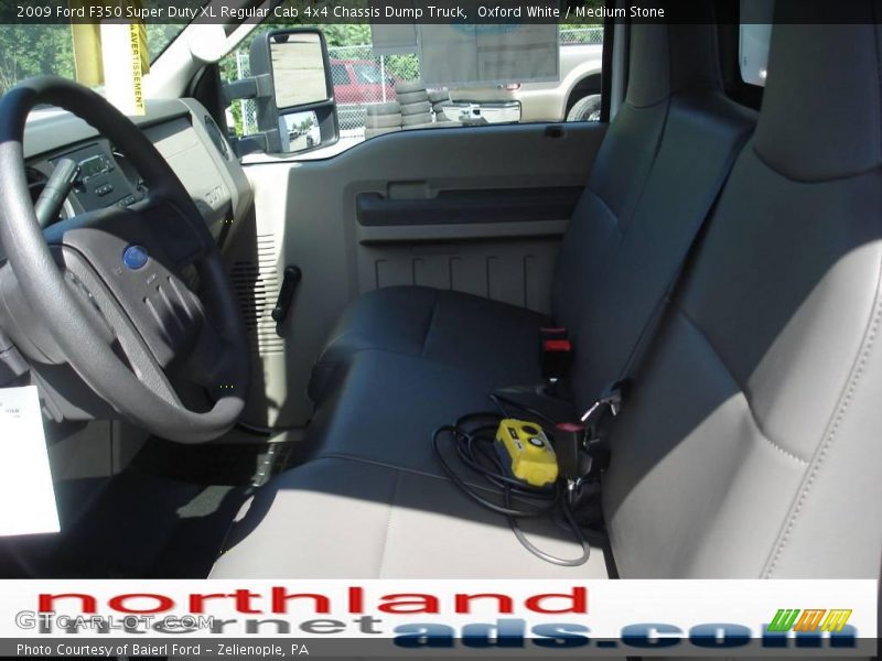 Oxford White / Medium Stone 2009 Ford F350 Super Duty XL Regular Cab 4x4 Chassis Dump Truck