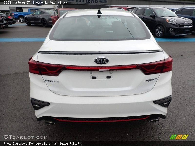 Snow White Pearl / Black 2021 Kia Forte GT