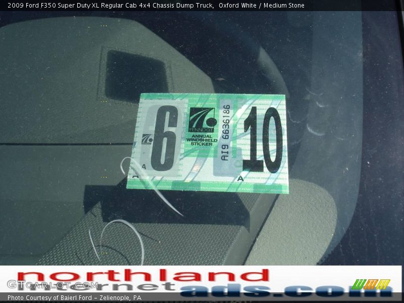 Oxford White / Medium Stone 2009 Ford F350 Super Duty XL Regular Cab 4x4 Chassis Dump Truck