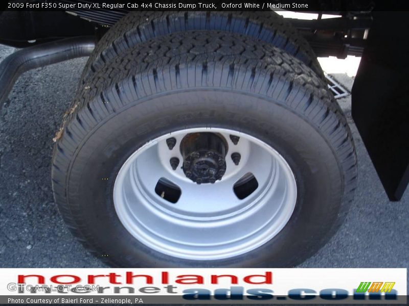 Oxford White / Medium Stone 2009 Ford F350 Super Duty XL Regular Cab 4x4 Chassis Dump Truck