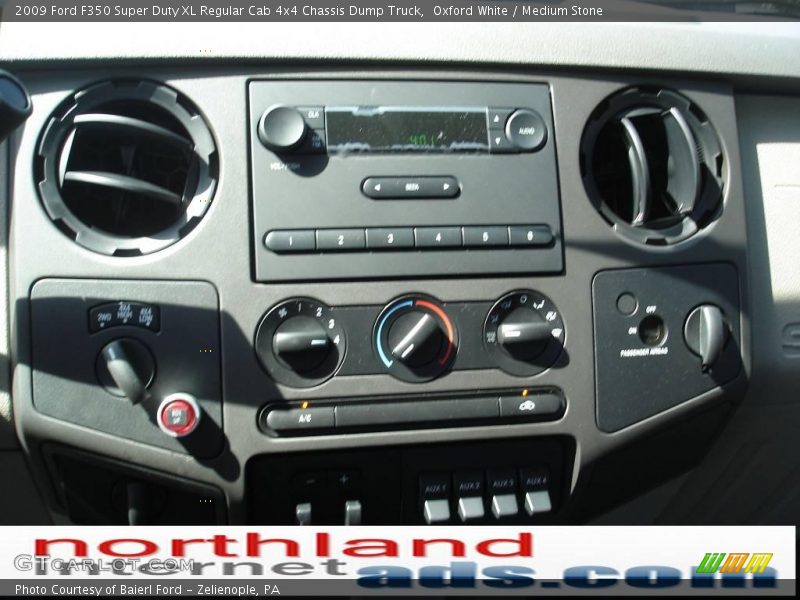 Oxford White / Medium Stone 2009 Ford F350 Super Duty XL Regular Cab 4x4 Chassis Dump Truck