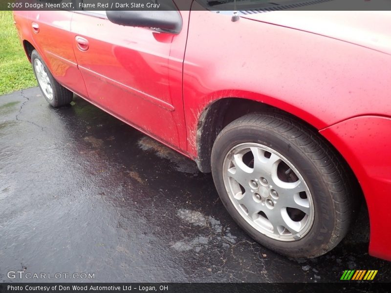 Flame Red / Dark Slate Gray 2005 Dodge Neon SXT