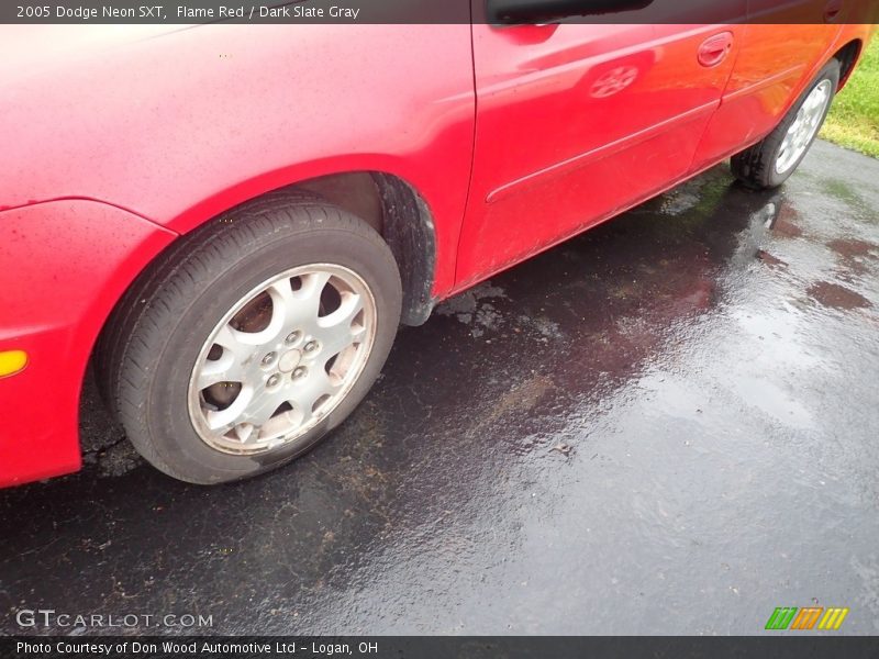 Flame Red / Dark Slate Gray 2005 Dodge Neon SXT