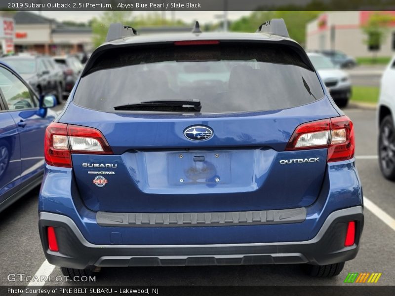 Abyss Blue Pearl / Slate Black 2019 Subaru Outback 2.5i Premium