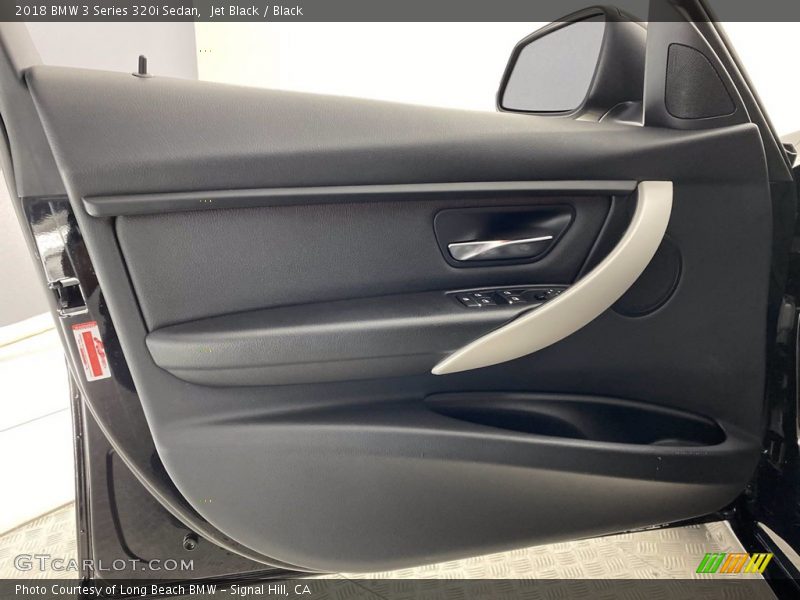 Jet Black / Black 2018 BMW 3 Series 320i Sedan