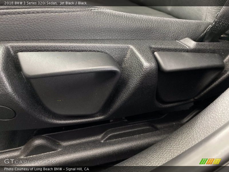 Jet Black / Black 2018 BMW 3 Series 320i Sedan