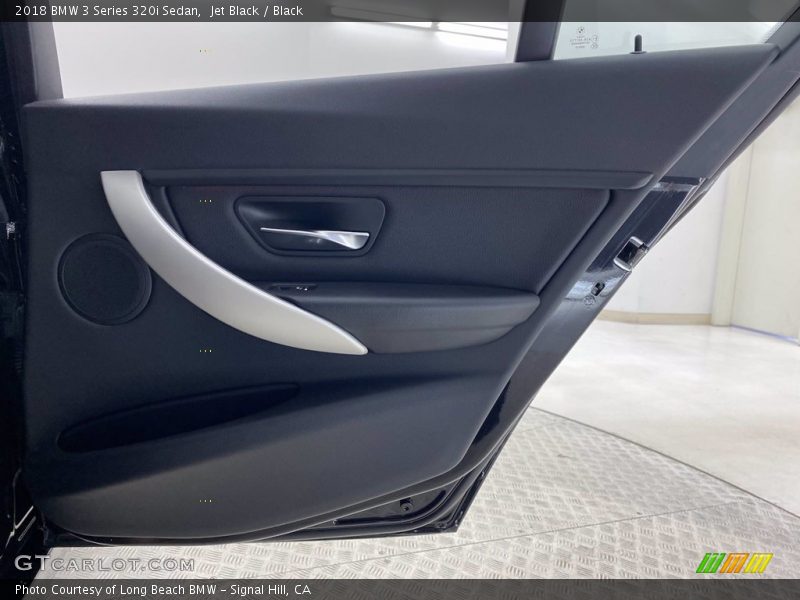 Jet Black / Black 2018 BMW 3 Series 320i Sedan