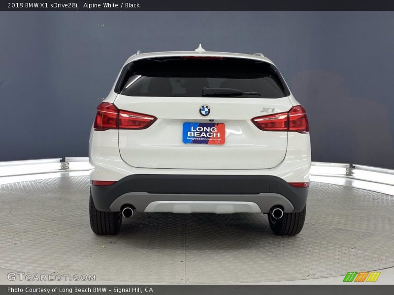 Alpine White / Black 2018 BMW X1 sDrive28i