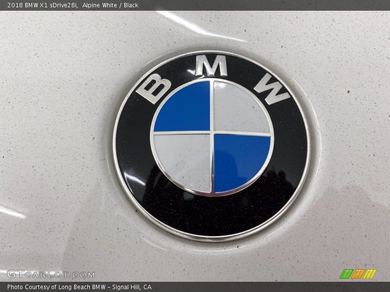 Alpine White / Black 2018 BMW X1 sDrive28i