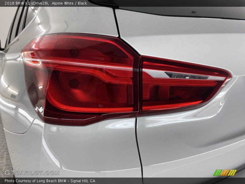Alpine White / Black 2018 BMW X1 sDrive28i