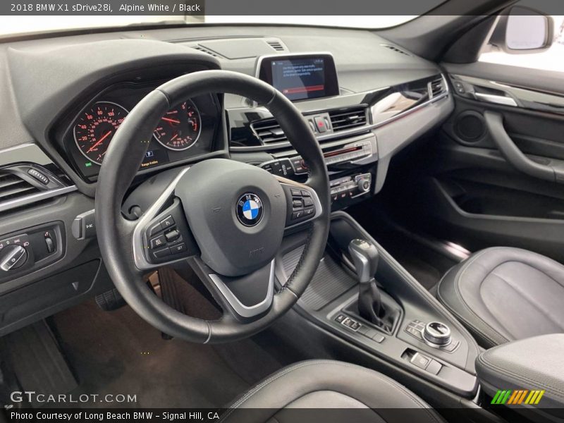 Alpine White / Black 2018 BMW X1 sDrive28i