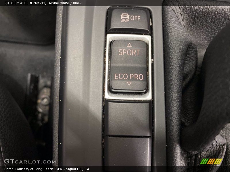 Alpine White / Black 2018 BMW X1 sDrive28i