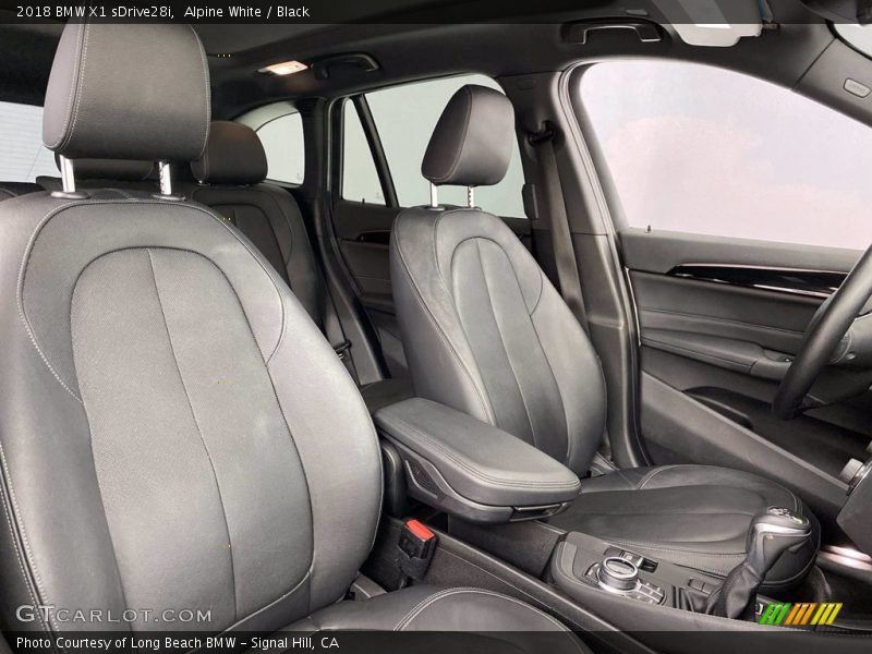 Alpine White / Black 2018 BMW X1 sDrive28i