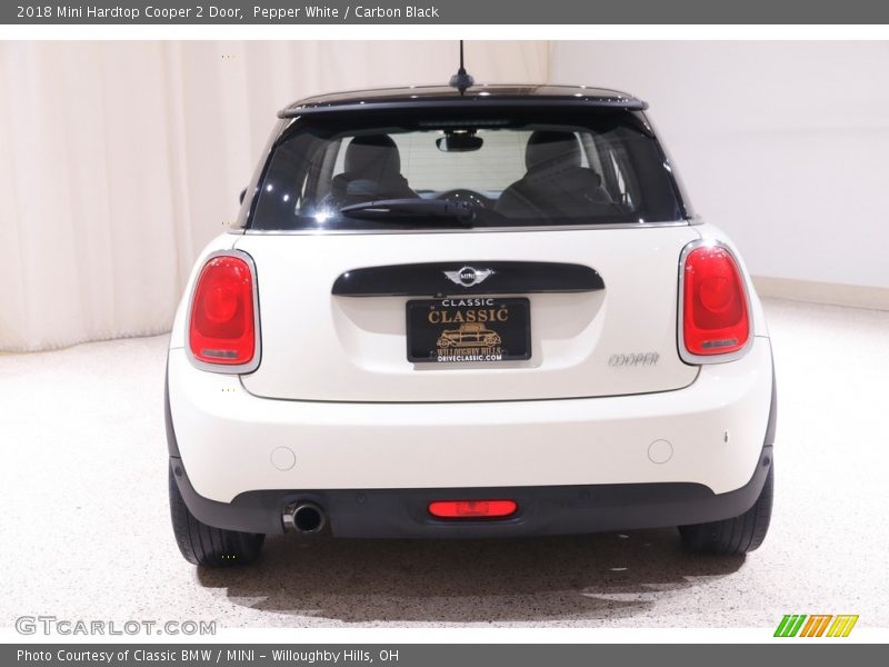 Pepper White / Carbon Black 2018 Mini Hardtop Cooper 2 Door