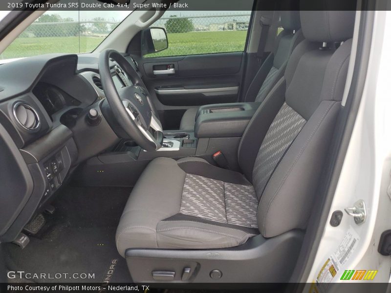 Super White / Black 2019 Toyota Tundra SR5 Double Cab 4x4
