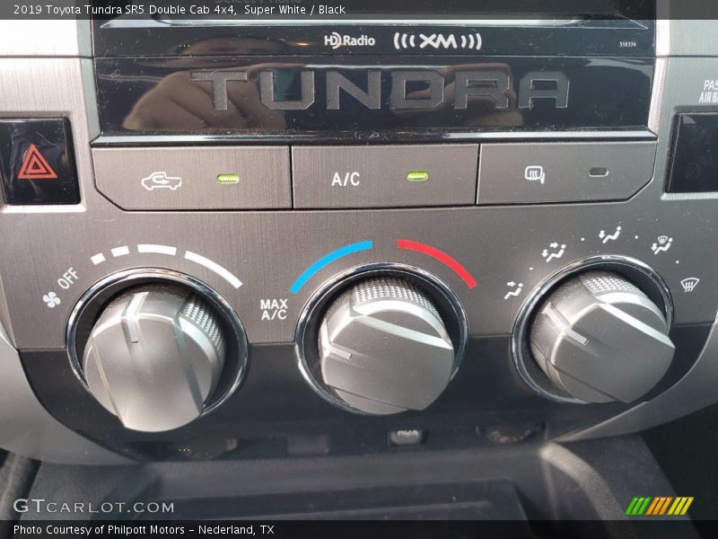 Super White / Black 2019 Toyota Tundra SR5 Double Cab 4x4