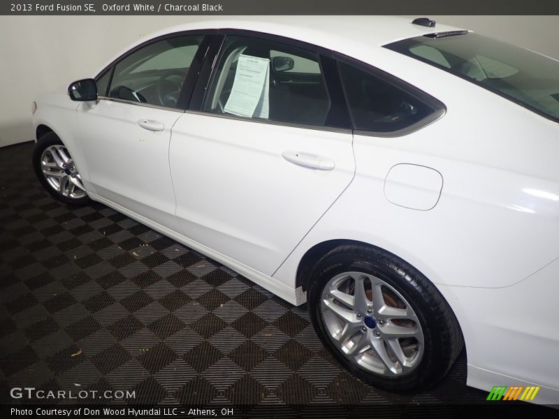 Oxford White / Charcoal Black 2013 Ford Fusion SE
