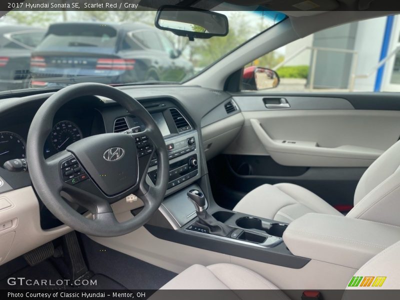 Scarlet Red / Gray 2017 Hyundai Sonata SE